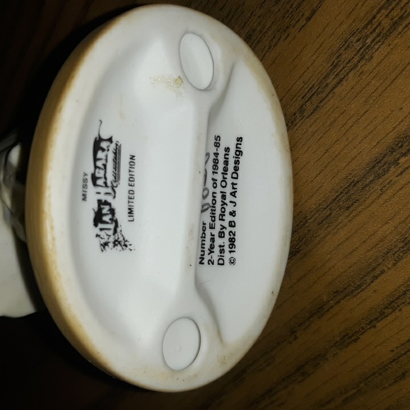 Jan Hagara MISSY Collectable Figurine ( SKU MB 7) - Picture 2 of 2